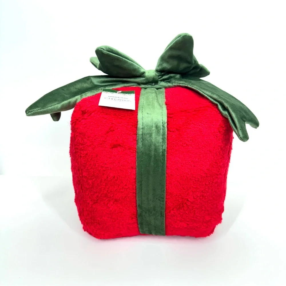 Kirkland’s Home “Wrapped Christmas Present” Cubed Pillow With Bow New Nwt